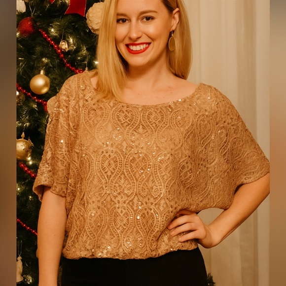 Sequin batwing half sleeve gold top SZ M/L - Picture 2 of 8